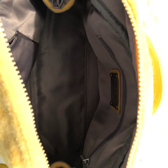 Super cute wool and leather bag. Duke & Duchess - Picture 7 of 8